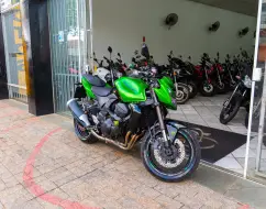 KAWASAKI Z-750 KAWASAKI Z-750