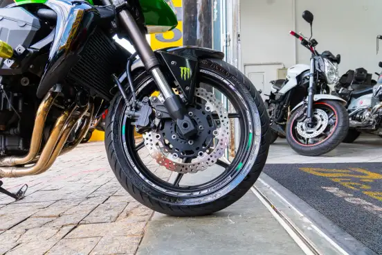 KAWASAKI-Z-750-2012