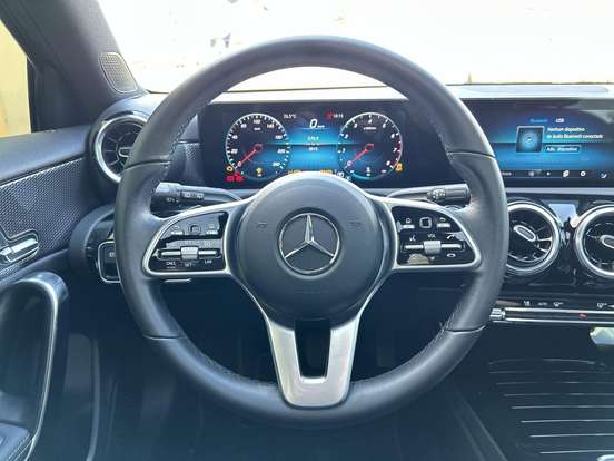 MERCEDES-BENZ-A 250-2.0 CGI GASOLINA 7G-DCT MERCEDES-BENZ-A 250-2021