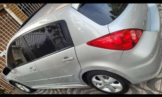 NISSAN-TIIDA-2012