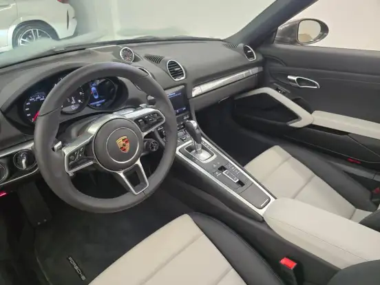 PORSCHE-718-2023