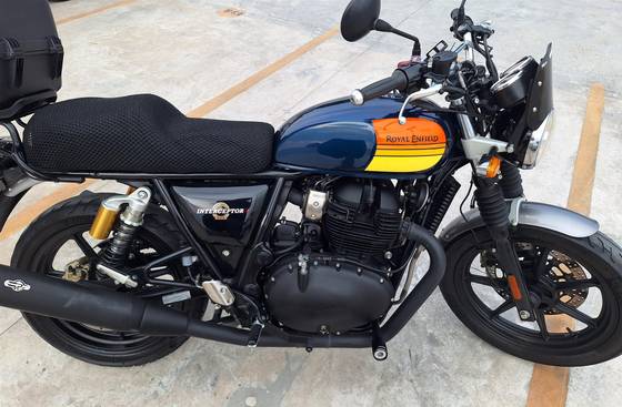 ROYAL ENFIELD INTERCEPTOR 
