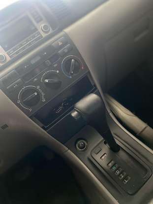 TOYOTA-COROLLA-2005
