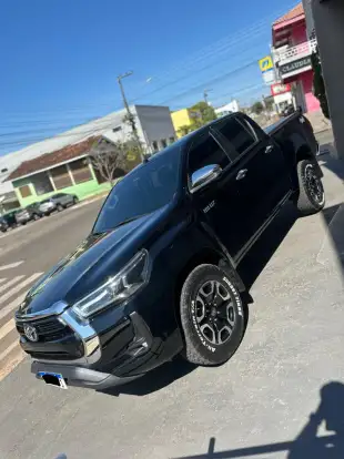 TOYOTA-HILUX-2023