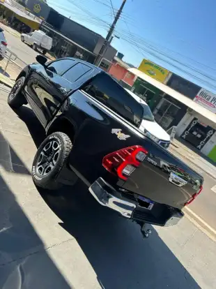 TOYOTA-HILUX-2023
