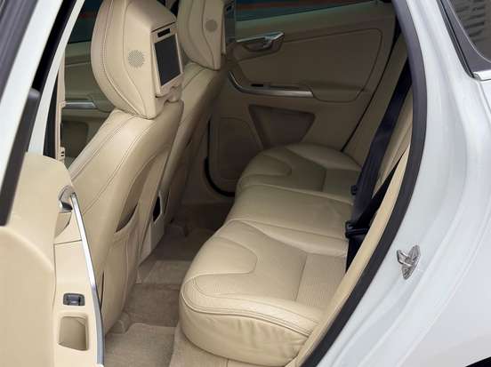 VOLVO-XC60-2.0 T6 INSCRIPTION TURBO GASOLINA 4P AUTOMÁTICO VOLVO-XC60-2015
