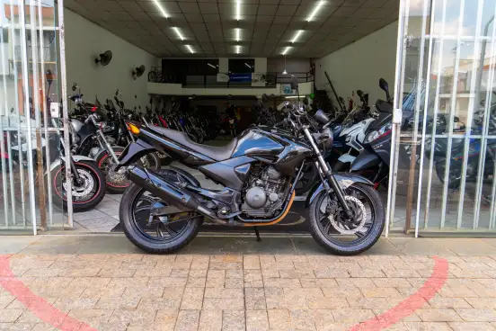 YAMAHA-FAZER 250IE LIMITED EDITION-2010
