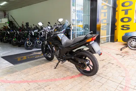 YAMAHA-FAZER 250IE LIMITED EDITION-2010