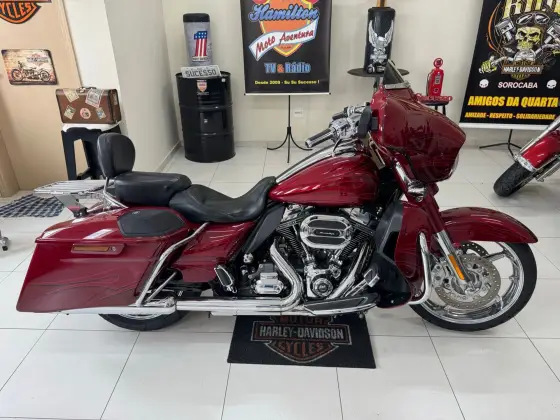 HARLEY-DAVIDSON CVO STREET GLIDE 