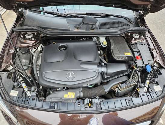 MERCEDES-BENZ-GLA 200-2015