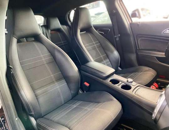 MERCEDES-BENZ-GLA 200-2015