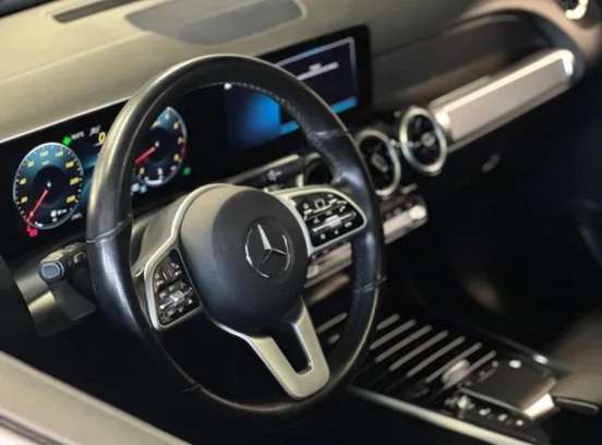 MERCEDES-BENZ-GLB 200-2021