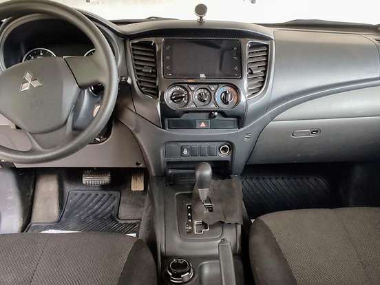 MITSUBISHI-L200 TRITON-2.4 16V TURBO DIESEL OUTDOOR GLS CD 4X4 AUTOMÁTICO MITSUBISHI-L200 TRITON-2021