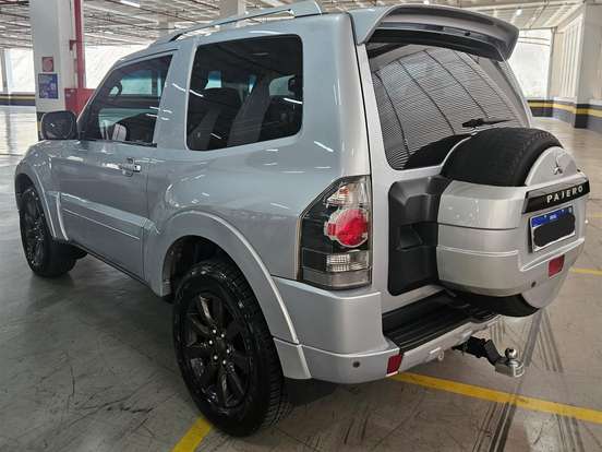 MITSUBISHI-PAJERO FULL-2010
