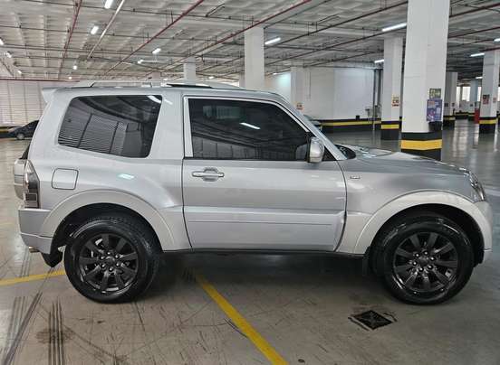 MITSUBISHI-PAJERO FULL-2010