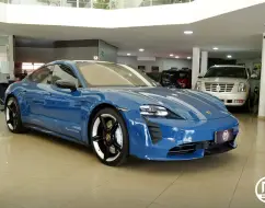PORSCHE TAYCAN TURBO ELÉTRICO PORSCHE TAYCAN TURBO ELÉTRICO
