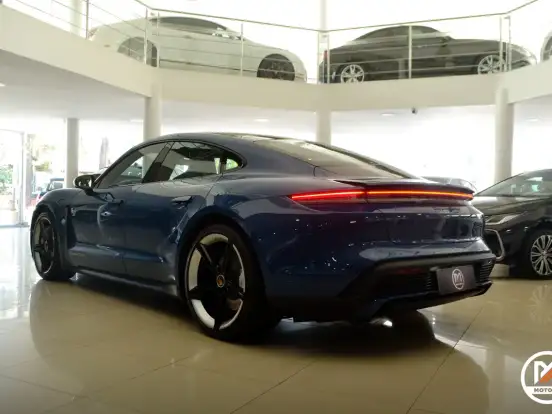 PORSCHE-TAYCAN-TURBO ELÉTRICO PORSCHE-TAYCAN-2020