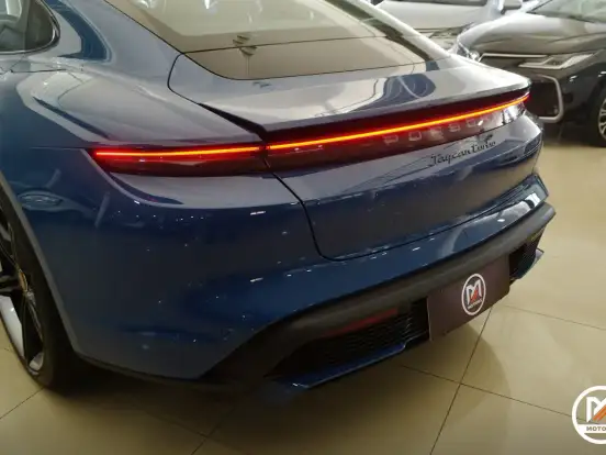 PORSCHE-TAYCAN-TURBO ELÉTRICO PORSCHE-TAYCAN-2020