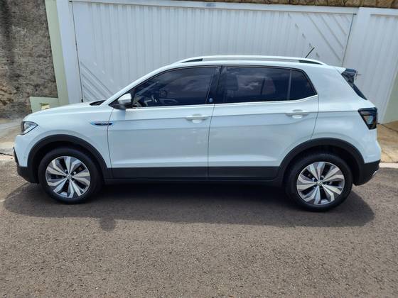 VOLKSWAGEN T-CROSS 1.4 250 TSI TOTAL FLEX HIGHLINE AUTOMÁTICO