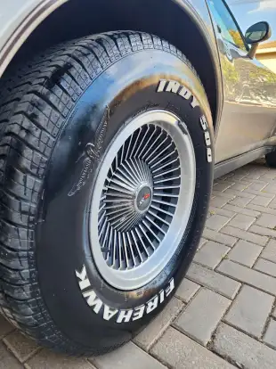 CHEVROLET-CORVETTE-1982