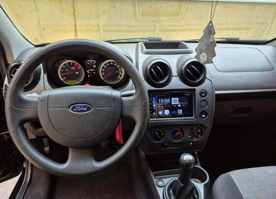FORD-FIESTA-2012