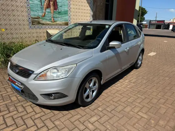 FORD FOCUS 2.0 GLX 16V FLEX 4P MANUAL FORD FOCUS 2.0 GLX 16V FLEX 4P MANUAL