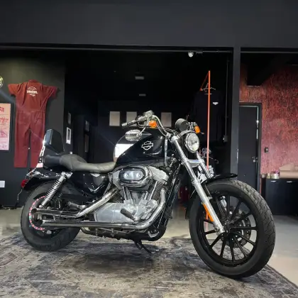 HARLEY-DAVIDSON SPORTSTER XL 883 