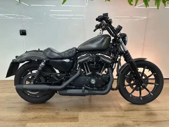 HARLEY-DAVIDSON SPORTSTER XL 883N IRON 