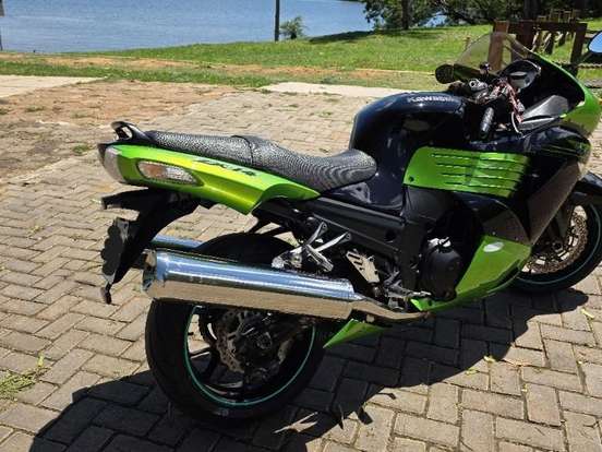 KAWASAKI-NINJA ZX-14 KAWASAKI-NINJA ZX-14-2010