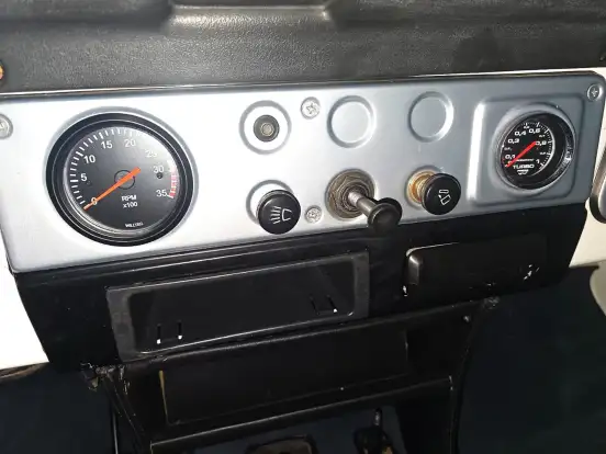 TOYOTA-BANDEIRANTE-4.0 OJ50LV 4X4 TETO RIGIDO DIESEL 2P MANUAL TOYOTA-BANDEIRANTE-1990