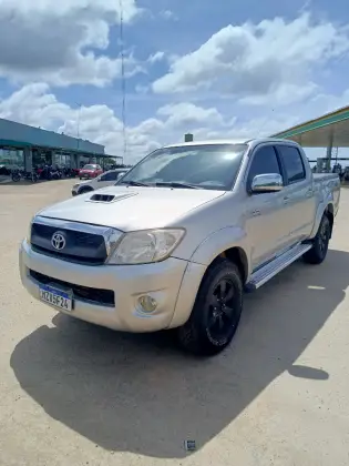 TOYOTA HILUX 3.0 SRV 4X4 CD 16V TURBO INTERCOOLER DIESEL 4P AUTOMÁTICO TOYOTA HILUX 3.0 SRV 4X4 CD 16V TURBO INTERCOOLER DIESEL 4P AUTOMÁTICO