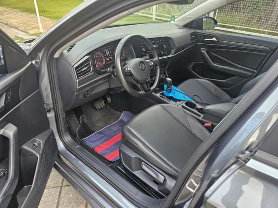 VOLKSWAGEN-JETTA-1.4 250 TSI TOTAL FLEX COMFORTLINE TIPTRONIC VOLKSWAGEN-JETTA-2018