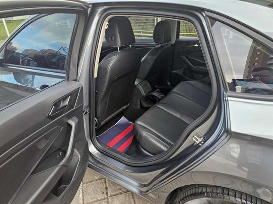 VOLKSWAGEN-JETTA-1.4 250 TSI TOTAL FLEX COMFORTLINE TIPTRONIC VOLKSWAGEN-JETTA-2018