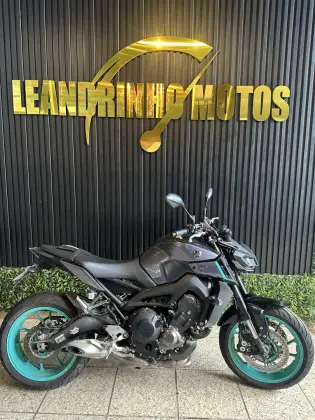 YAMAHA MT-09 