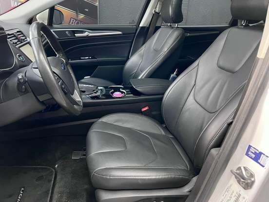 FORD-FUSION-2015