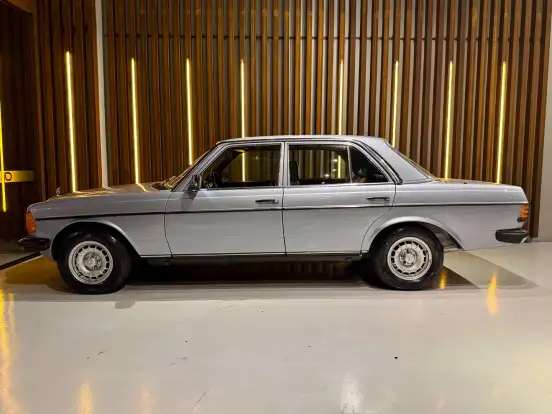 MERCEDES-BENZ-300 D-3.0 I5 DIESEL MANUAL MERCEDES-BENZ-300 D-1983