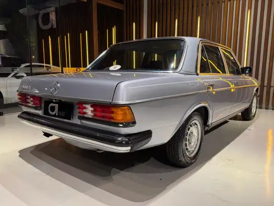MERCEDES-BENZ-300 D-1983