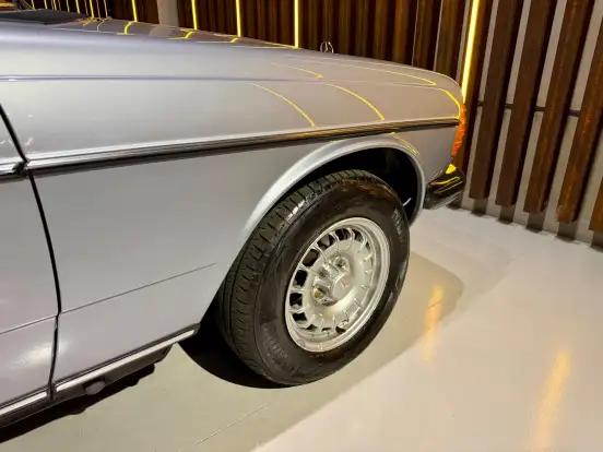 MERCEDES-BENZ-300 D-1983