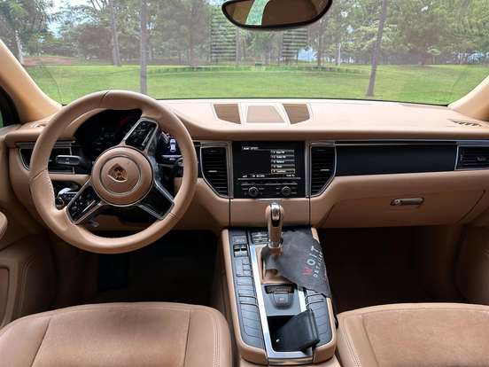PORSCHE-MACAN-2015