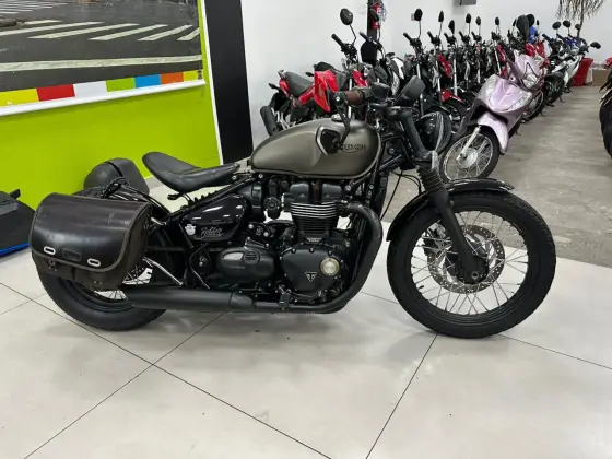 TRIUMPH BONNEVILLE BOBBER 1200 TRIUMPH BONNEVILLE BOBBER 1200