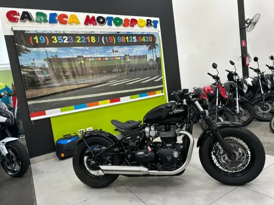 TRIUMPH BONNEVILLE BOBBER 1200 