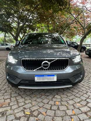 VOLVO-XC40-2019