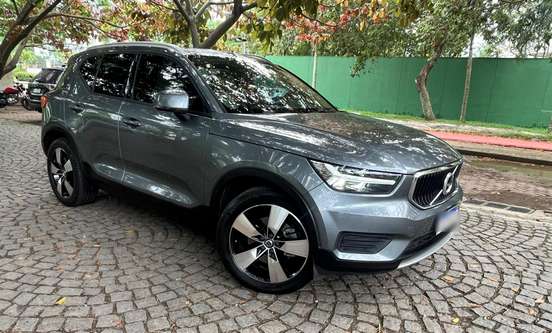 VOLVO-XC40-2019