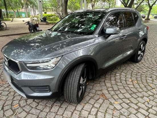 VOLVO-XC40-2019