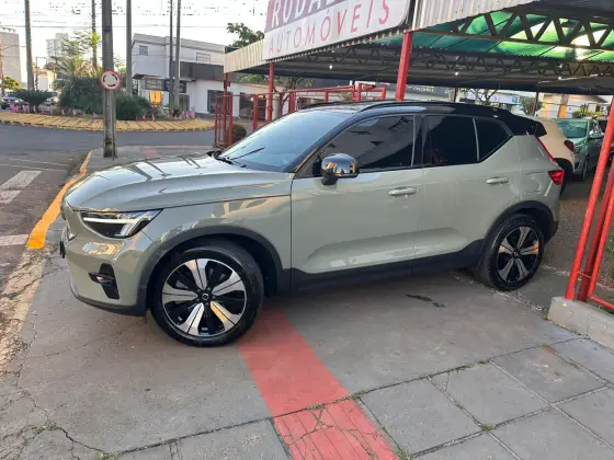 VOLVO XC40 P6 RECHARGE ELECTRIC PLUS AWD VOLVO XC40 P6 RECHARGE ELECTRIC PLUS AWD