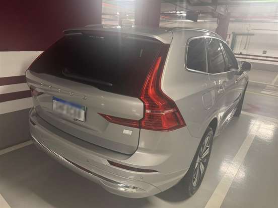 VOLVO-XC60-2022