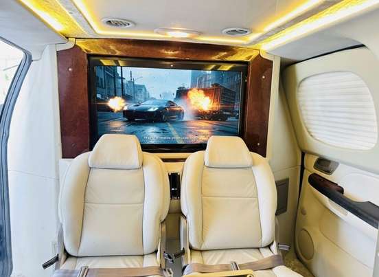 CHEVROLET-SUBURBAN-2011