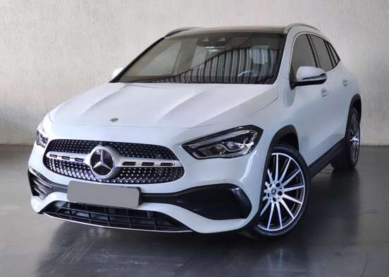 MERCEDES-BENZ-GLA 200-2021