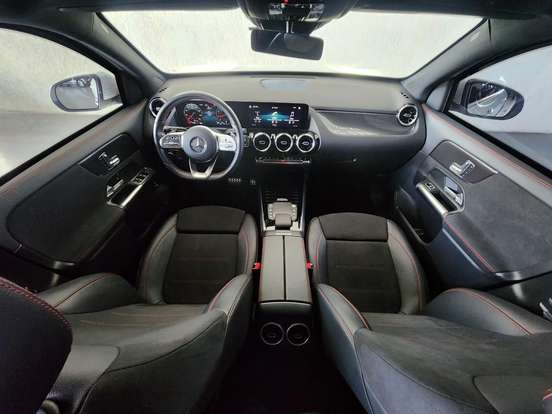 MERCEDES-BENZ-GLA 200-2021