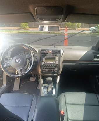 VOLKSWAGEN-JETTA-2.5 I 20V 170CV GASOLINA 4P TIPTRONIC VOLKSWAGEN-JETTA-2009